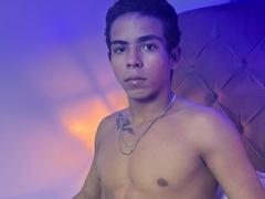 JohanHott - male webcam at xLoveCam