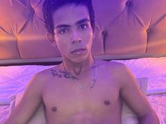 JohanHott - male webcam at xLoveCam