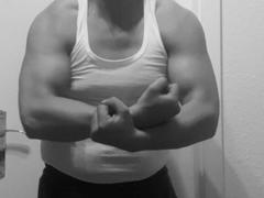 Johny13313-hot from xLoveCam