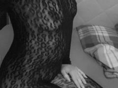 Joie-20-hot - female with brown hair webcam at xLoveCam