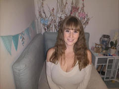 JojoKiss-hot - female with brown hair webcam at xLoveCam