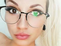 JoleeLove-hot - female with brown hair webcam at xLoveCam