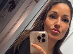 JoliSysy - female with brown hair webcam at xLoveCam