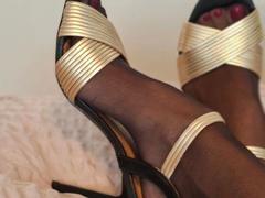 Jolie-la-xoxo-hot - female with brown hair webcam at xLoveCam