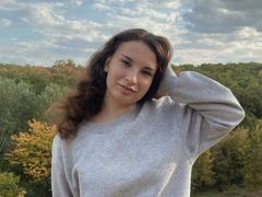 JosephineRowe - female with brown hair webcam at xLoveCam