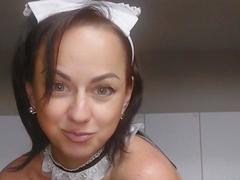 JoyArinka - female with brown hair and  big tits webcam at xLoveCam