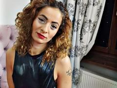 JoyBeyony - female webcam at xLoveCam