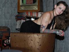 JoyDiamond-hot - female with brown hair webcam at xLoveCam