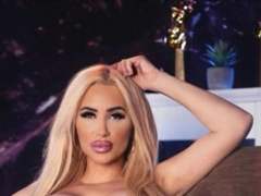 JoyViper-hot - blond female webcam at xLoveCam