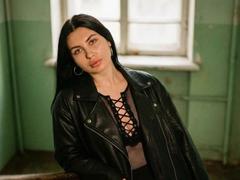 JudyGoyal - female with black hair webcam at xLoveCam