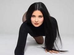 JudyLaVida - female with brown hair and  small tits webcam at ImLive