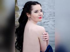 JudyLaVida - female with brown hair and  small tits webcam at ImLive