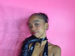 JuicyTitss - female with black hair webcam at xLoveCam