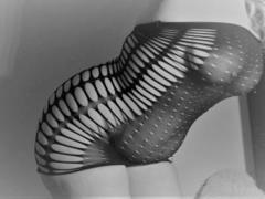 JuliaFrancaise - female with brown hair webcam at xLoveCam