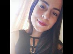 JuliaGarciax - female with brown hair webcam at xLoveCam