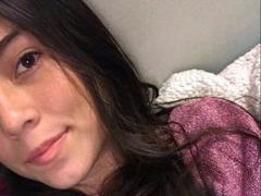 JuliaGarciax - female with brown hair webcam at xLoveCam