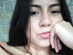 JuliaGarciax - female with brown hair webcam at xLoveCam