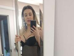 JuliaHuntsX - blond female webcam at ImLive