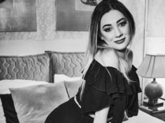 JuliaHuntsX - blond female webcam at ImLive