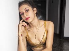 JuliaJobs - female with brown hair and  small tits webcam at xLoveCam