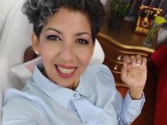 JuliaNewell - female with black hair webcam at LiveJasmin