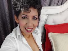 JuliaNewell - female with black hair webcam at LiveJasmin