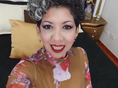 JuliaNewell - female with black hair webcam at LiveJasmin