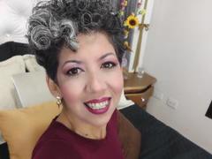 JuliaNewell - female with black hair webcam at LiveJasmin