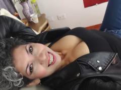 JuliaNewell - female with black hair webcam at LiveJasmin