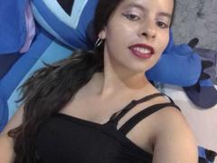 JuliaWaine - female with black hair webcam at LiveJasmin