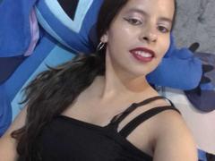 JuliaWaine - female with black hair webcam at LiveJasmin