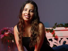 JuliaWaine - female with black hair webcam at LiveJasmin