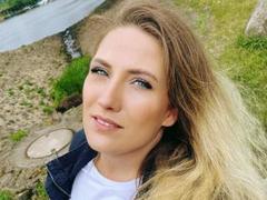 Julia-Winter-hot from xLoveCam