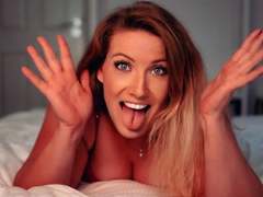 Julia-Winter-hot - blond female webcam at xLoveCam