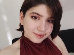 Julialooove-hot from xLoveCam
