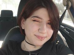 Julialooove-hot - female with black hair webcam at xLoveCam