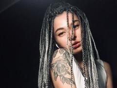 JulianaJohnson - female with black hair webcam at LiveJasmin