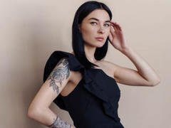 JulianaJohnson - female with black hair webcam at LiveJasmin