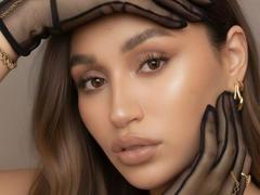 JulianaMancini - female with brown hair and  big tits webcam at xLoveCam