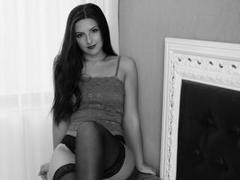 RaqueleSun - female with black hair and  small tits webcam at ImLive