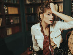 JuliannaXXX-hot - blond female webcam at xLoveCam