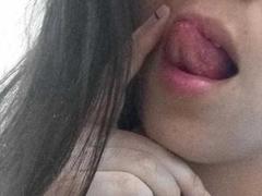 JulianneHarris - female with brown hair and  big tits webcam at LiveJasmin