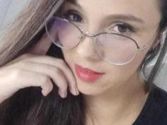 JulianneHarris - female with brown hair and  big tits webcam at LiveJasmin