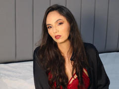 JulianneHarris - female with brown hair and  big tits webcam at LiveJasmin