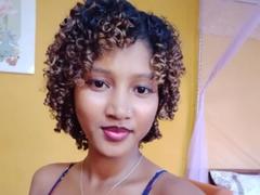 JulieHottest from xLoveCam