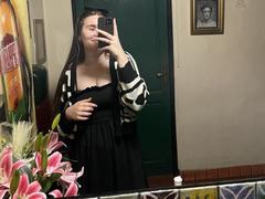 JulieTease - female with brown hair and  small tits webcam at xLoveCam