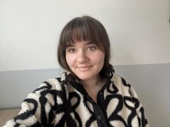 JulieTease - female with brown hair and  small tits webcam at xLoveCam