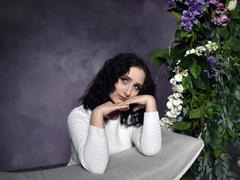 JulietMonli - blond female webcam at LiveJasmin