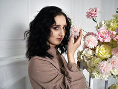 JulietMonli - blond female webcam at LiveJasmin