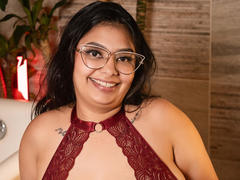 JulietaOwen - female with black hair webcam at xLoveCam